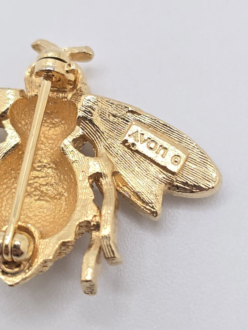 Vintage Bee Brooch Avon Gold Tone Textured Insect Pin 1.25